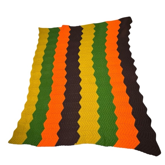 Multicolor Chevron Pattern Throw Blanket - Picture 5 of 10